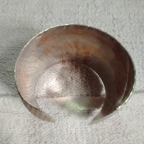 Super wide textured goldtone cuff bracelet runway statement - Picture 4 of 4